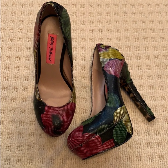 betsey johnson rose flower wood clog sandals